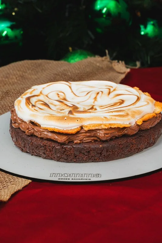 Torta Smores com caramelo, foto do cardápio de encomendas da Momma